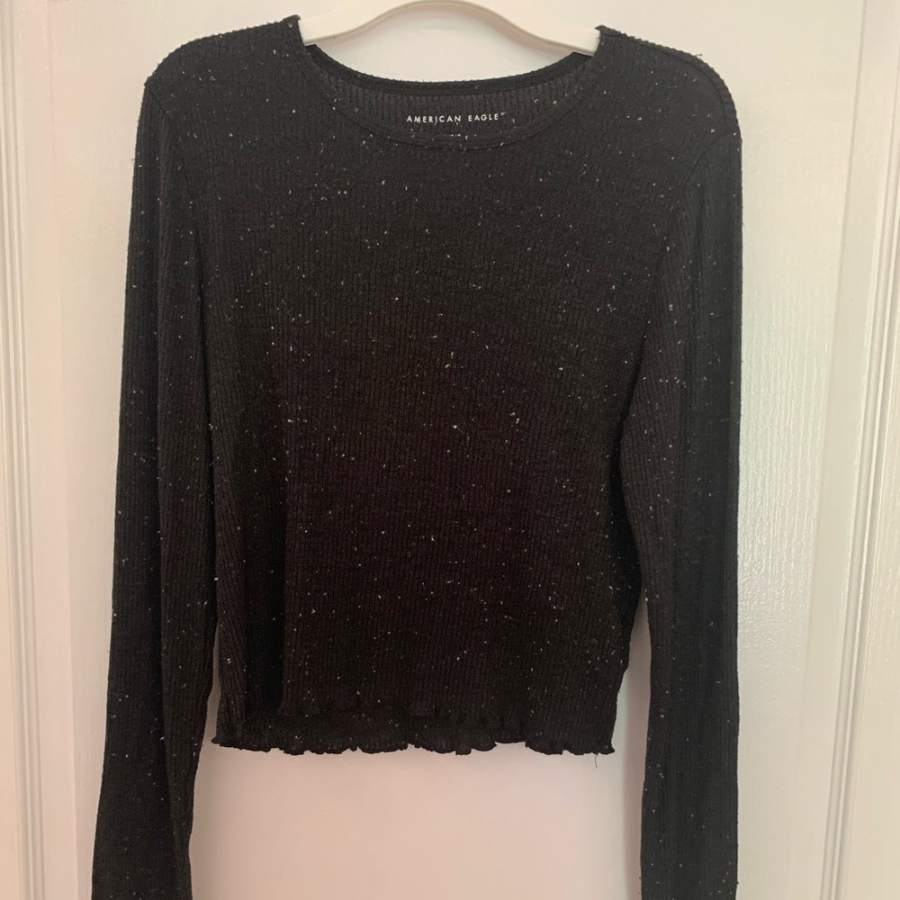 Long sleeve black crop top